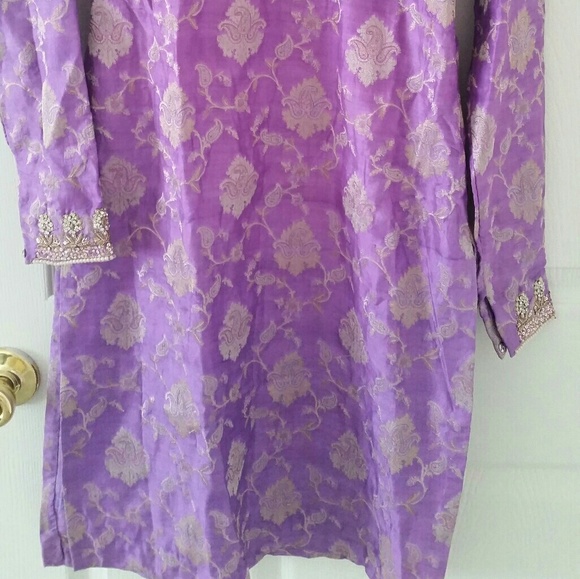 Traditional Pakistani shalwar kameez set - Picture 3 of 8